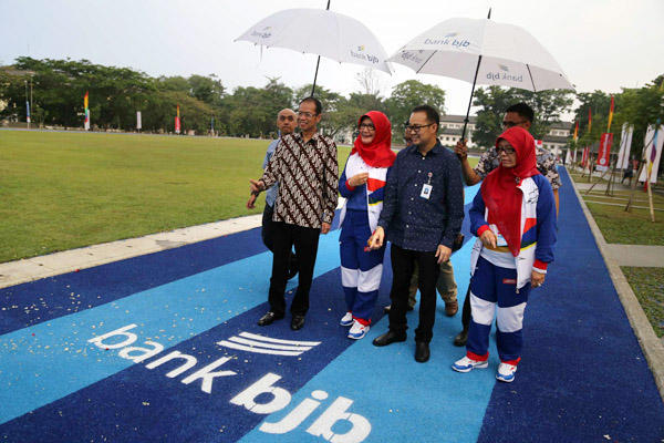 Bank bjb Sumbang CSR Air Mancur, Trek Lari dan Perpustakaan di Gasibu Bank bjb Sumbang CSR Air Mancur, Trek Lari dan Perpustakaan di Gasibu