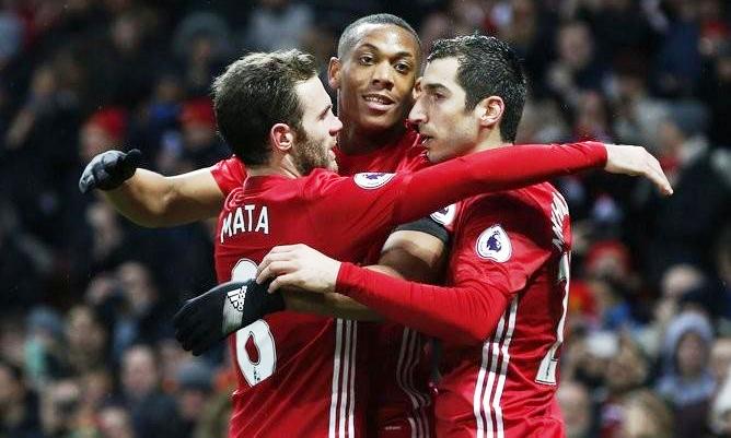 Man United Langkahi Liverpool