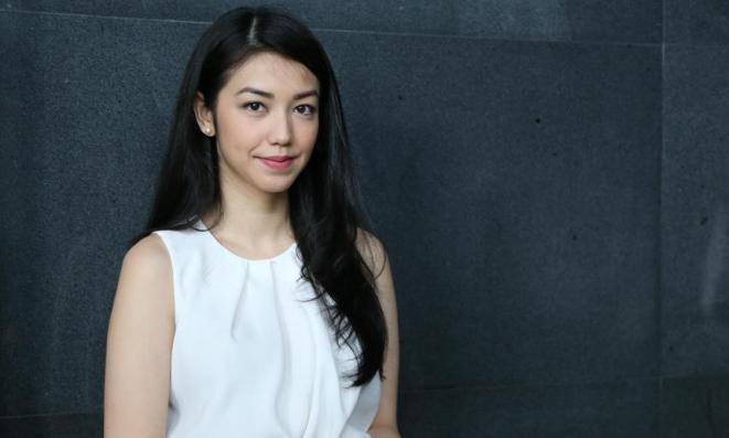 Velove Vexia Mencari Pria Dewasa