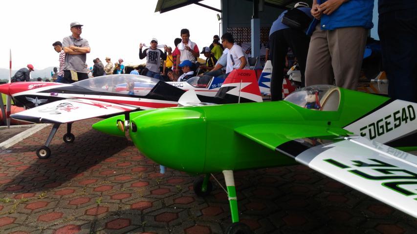 Pesawat Tempur Melintas Langit Sulaeman