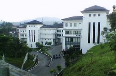 Kaji Ulang Anggaran Studi Banding