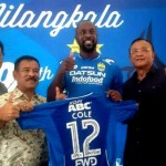 Carlton Cole Resmi Gabung Persib Bandung