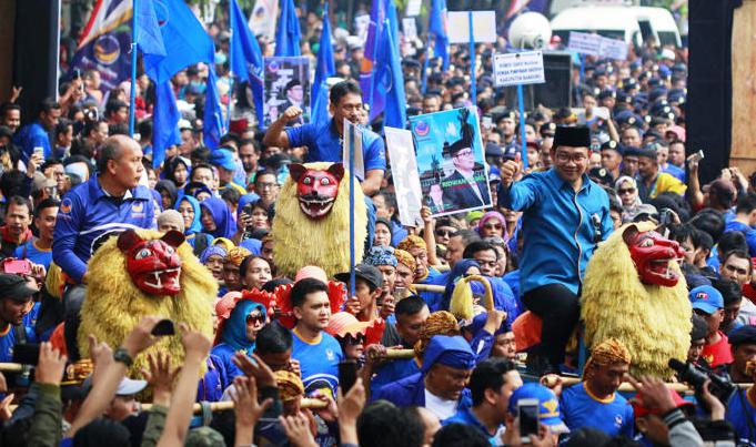 Emil Mantap Melangkah