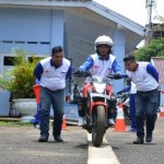 Lombakan Keahlian Mengendalikan Sepeda Motor