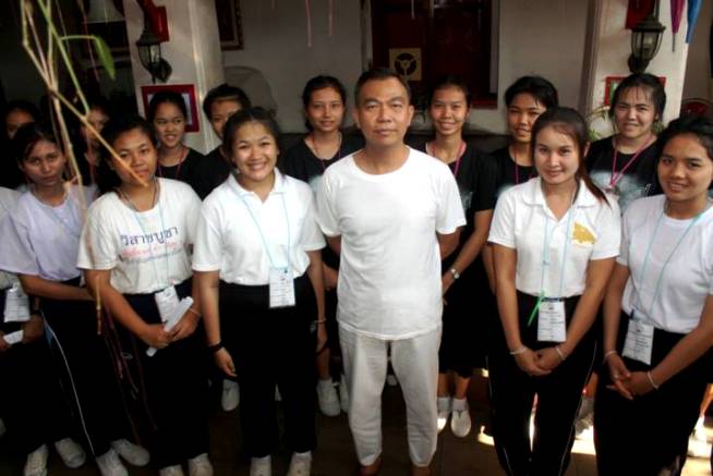 Hartanto Gunawan, 20 Tahun Berkiprah Entas Anak-Anak Remaja di Thailand Hartanto Gunawan, 20 Tahun Berkiprah Entas Anak-Anak Remaja di Thailand