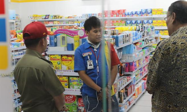 Minimarket Ancam Toko Kecil