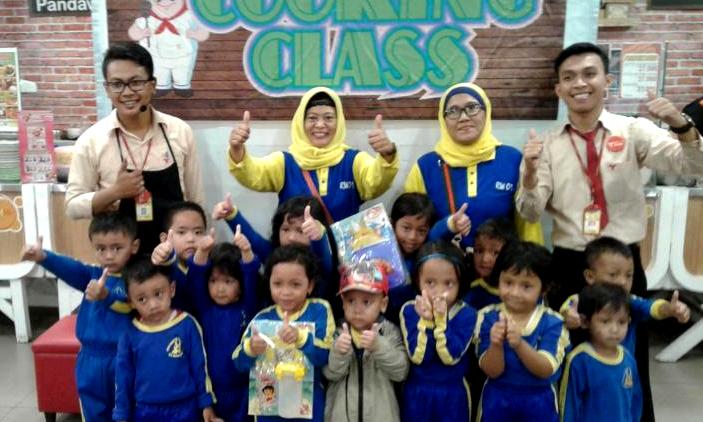 Cetak Anak Berakhlak Mulia