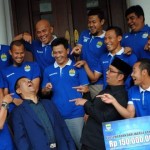 Persib Terima Uang Kadedeuh Emil-min