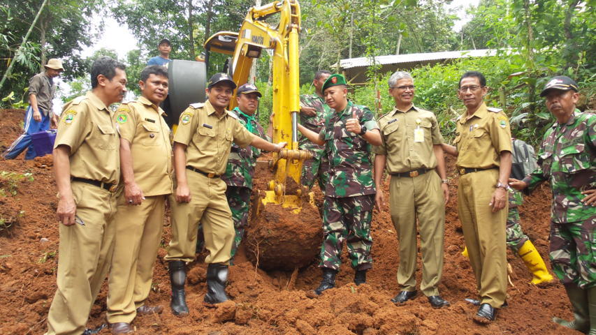 Dandim 0609 Pimpin Pelaksanaan TMMD