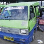Angkot Bogor Mogok, Warga Terpaksa Naik Bak Sampah