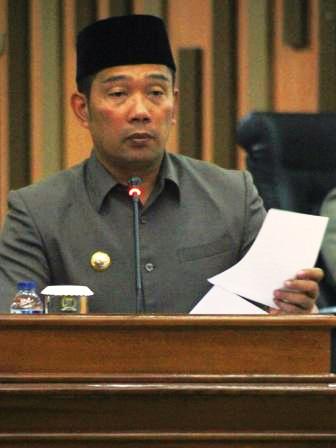 Emil Tak Mau GR, Maju Pilgub 2018 Harus lewat Partai