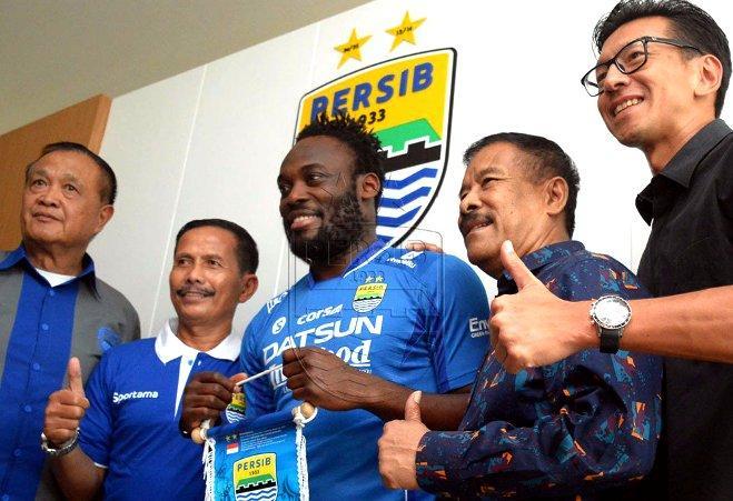 Essien Resmi Gabung ke Persib Bandung