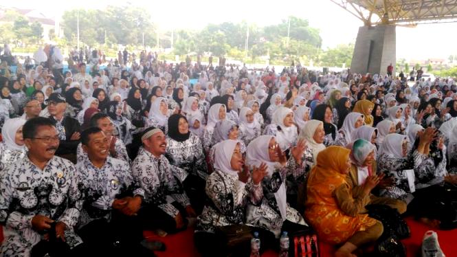 Tiga Guru Honorer Dapat Umroh