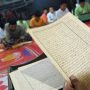 Adab Guru merupakan elas kasih kepada murid dan memperlakukannya sebagai anak diluar haknya yang harus diterima, tidak meminta upah mengajar