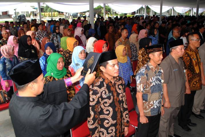 Emil Lantik 700 Pejabat di Lingkungan Pemkot Bandung