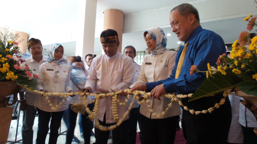 Gedung Apotek Diresmikan