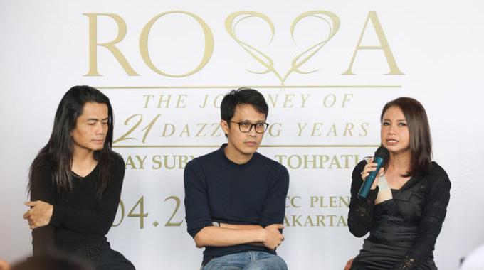 Rossa Rayakan 21 Tahun Berkarya