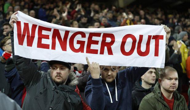 Wenger Disarankan Mundur Saja wenger out