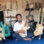 Adang Muhidin, Pengusaha Konstruksi Jadi Pebisnis Alat Musik Bambu