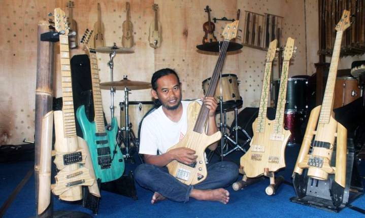 Adang Muhidin, Pengusaha Konstruksi Jadi Pebisnis Alat Musik Bambu