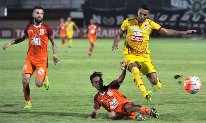 Beto Sesumbar Siap Robek Gawang Maung Bandung