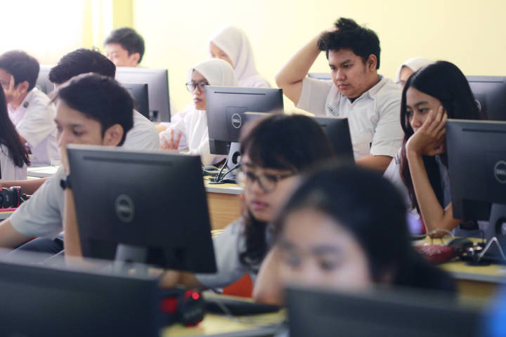 Peserta UNBK Menumpuk