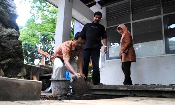 SMA Negeri 9 Renovasi Ruang Kelas SMA Negeri 9 Renovasi Ruang Kelas