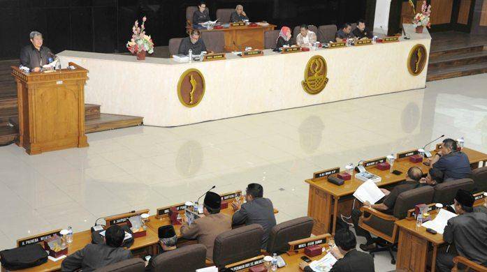 DPRD Jabar Sahkan 7 Perda Perubahan DPRD Jabar Sahkan 7 Perda Perubahan