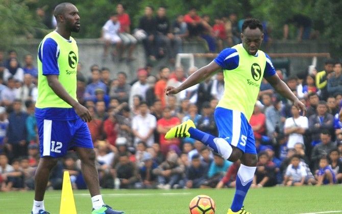 Terkait Dana untuk Datangkan Essien dan Cole, Ini Penjelasan Persib