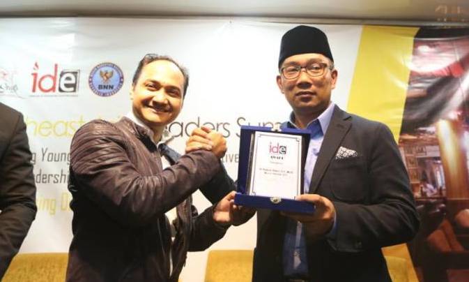 Inspirasi Para Pemuda, Emil Raih Penghargaan IDE Awards 2017