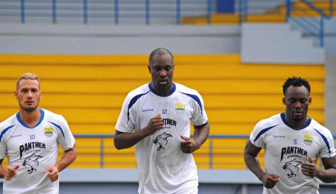 Essien-Cole Jadi Starter di Laga Kontra Arema