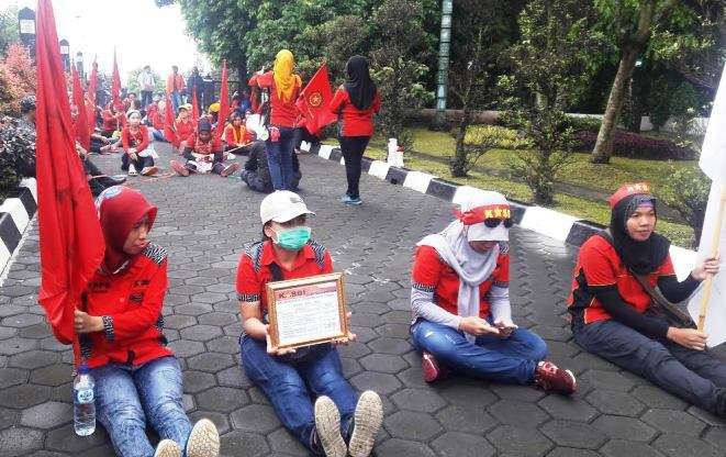 Rapor Merah Disnakertrans Rapor Merah Disnakertrans