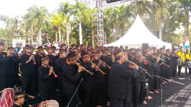 Pecahkan Rekor Muri, Peniup Tarompet Sunda di Hari Jadi ke 376 Kab Bandung