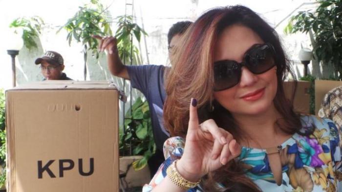 KPUD Siapkan Anggaran Rp 56 Miliar nia-daniati-coblos