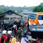 Bus Hajar 7 Mobil dan 5 Motor, Tewaskan 3 Orang