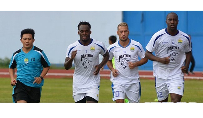 Pelatih Fisik Persib Puji Cole dan Essien