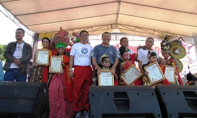 Meriahnya Jalan Sehat dan Pasar Seni Cimahi 2017