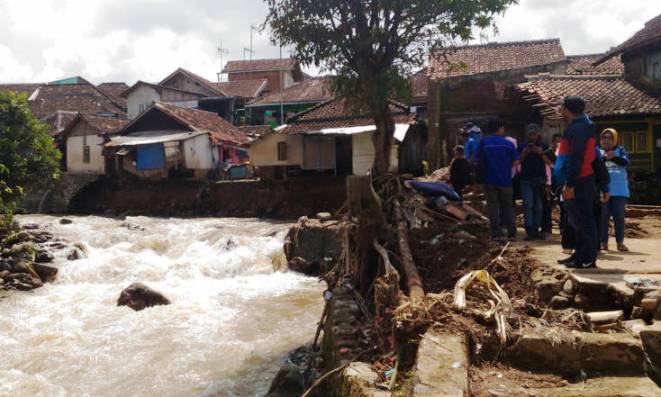 Warga Korban Banjir Bandang Berharap Pemerintah Peduli
