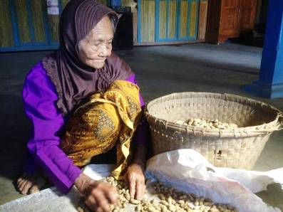 Mbah Ponco Sutiyem