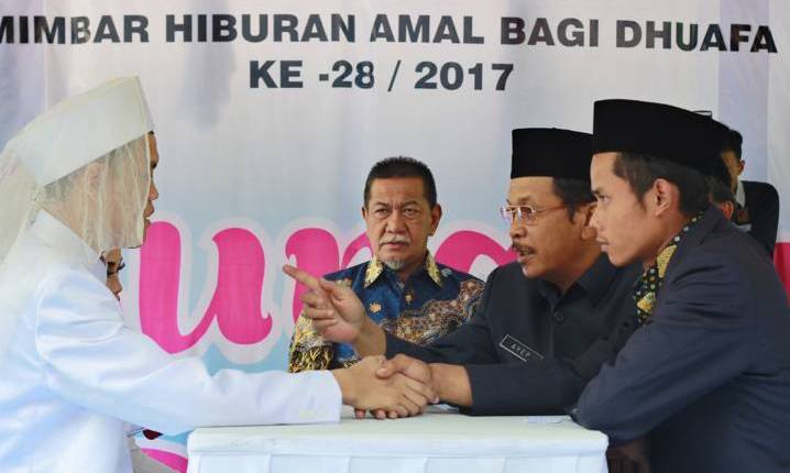 14 Pasangan Difabel Ucapkan Janji Suci NIKAH MASSAL -