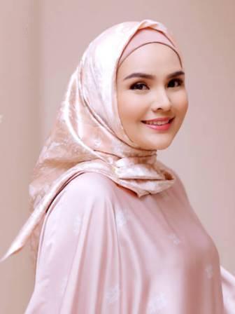 Ria Miranda Luncurkan Koleksi Terbaru