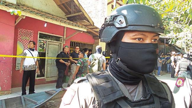 Keluarga Tak Percaya Ichwan Pelaku Teror Kampung Melayu