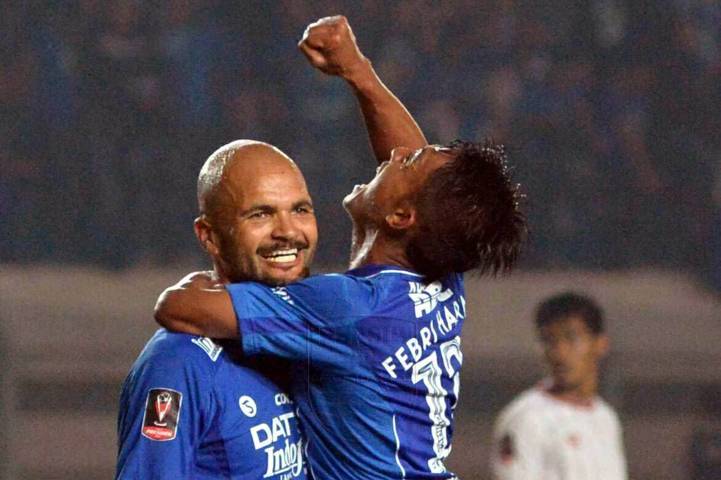 Sergio Kemungkinan Turun Lawan BFC van dijk