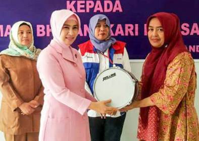 Istri Kapolda Berbagi