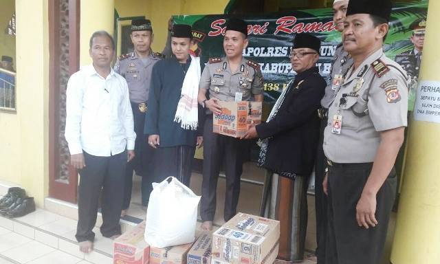 Kapolres Bandung Kunjungi Ponpes Al Husaeni Ciparay