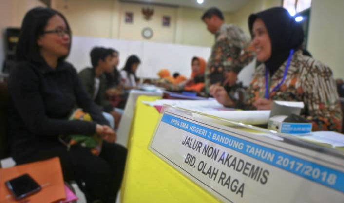 Kembali ke Sistem Manual, PPDB SMA/SMK Terkendala Jaringan Internet
