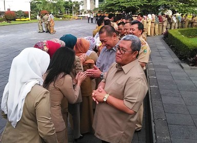 Pemkot Keluarkan Larangan Cuti Lebaran Pemkot Keluarkan Larangan Cuti Lebaran