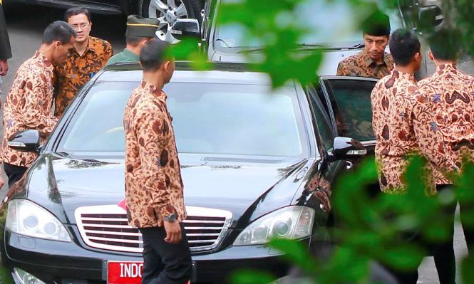 Presiden Jokowi Jenguk Solihin GP