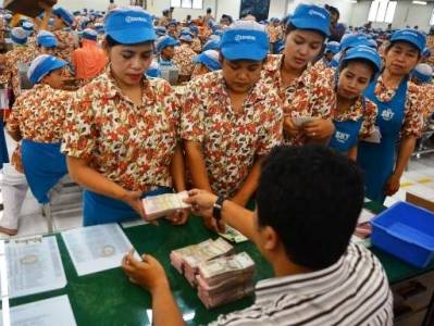 Ingat, THR Harus Dibagikan H-7