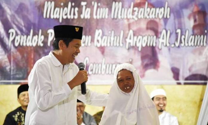 Kang Dedi Mengaji, Berbagi Gizi